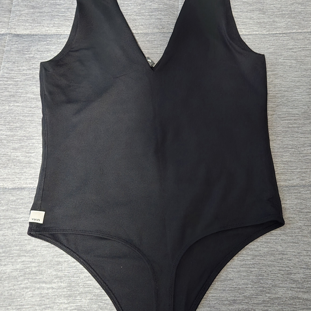 Vuori Classic Black Women's Bodysuit